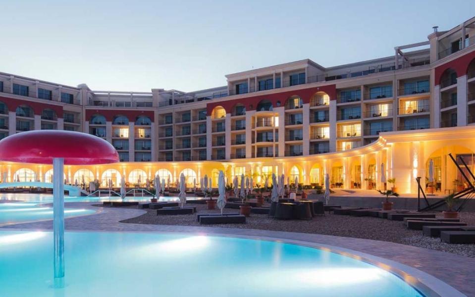 Lighthouse Golf Resort & Spa Apartments Балчик Екстериор снимка